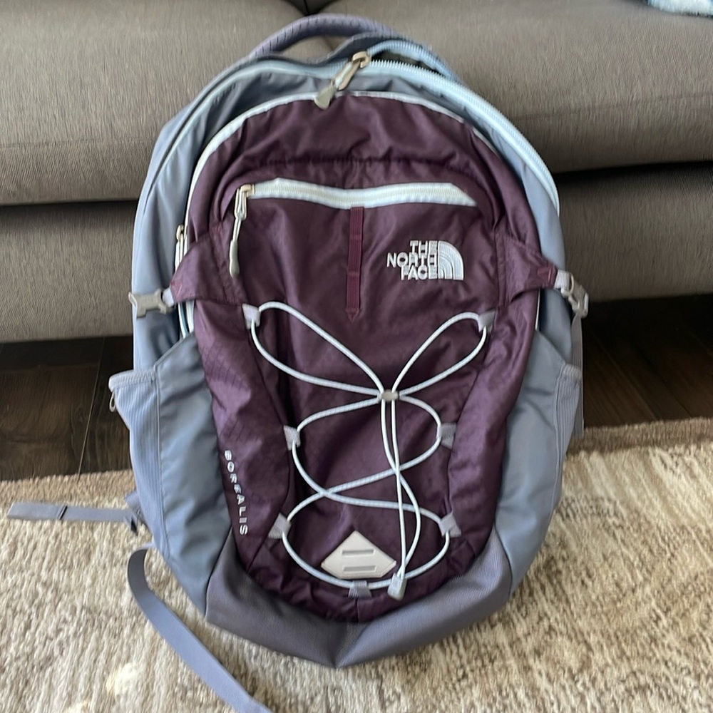 North Face backpack- great condition with separate laptop compartment